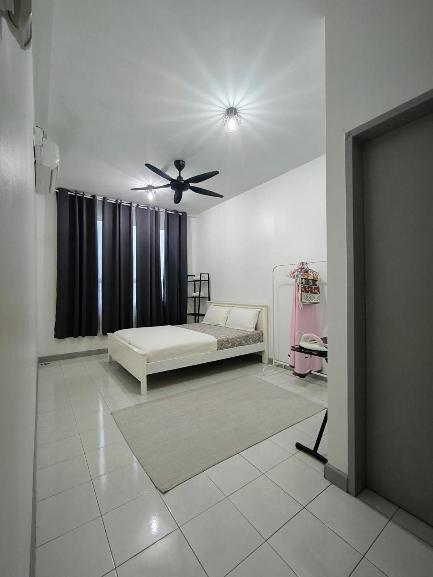 Guppy Near Ktcc & Drawbridge 1 Bedroom Airconditioned