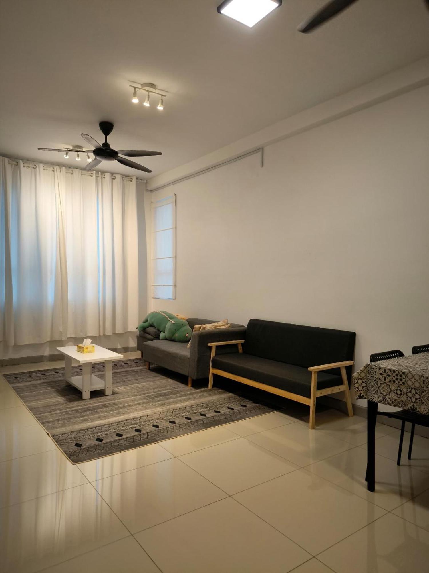 Guppy Near Ktcc & Drawbridge 1 Bedroom Airconditioned