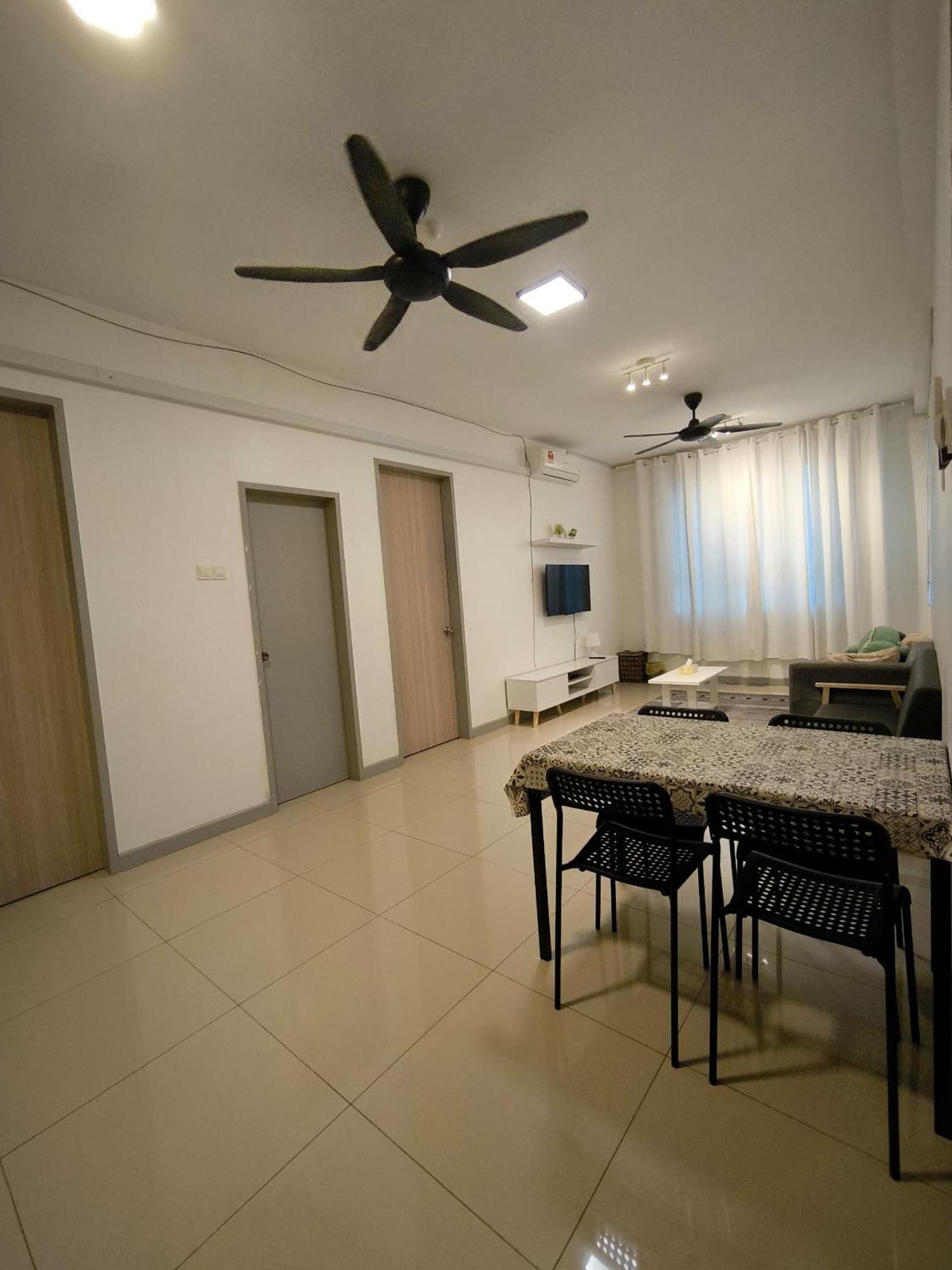 Guppy Near Ktcc & Drawbridge 1 Bedroom Airconditioned Apartment *